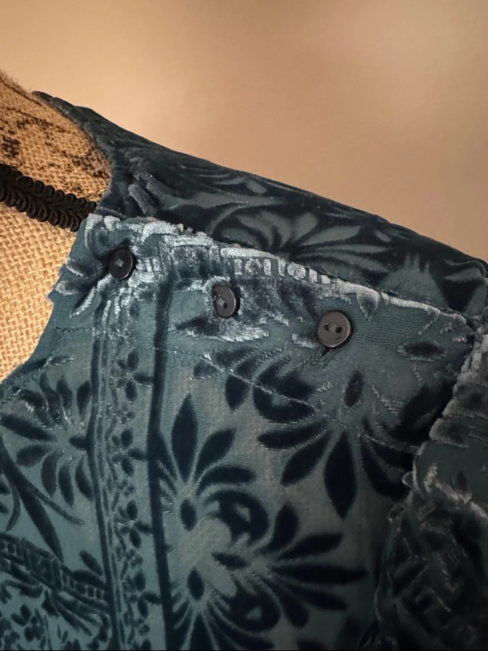 Johnny Was forecast green burnt out velvet short sleeve top. - Picture 4 of 7